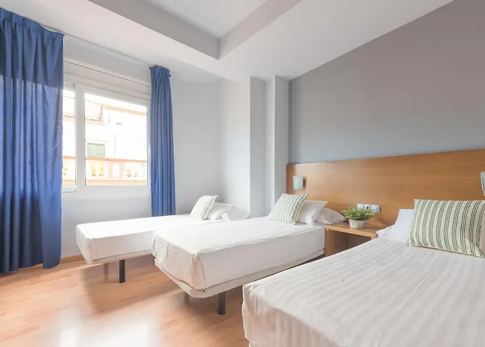 ホテル Bypillow Erba ジローナ