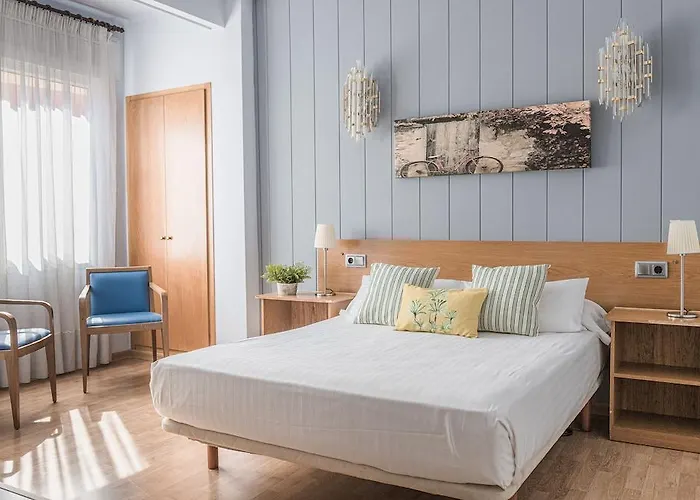 ホテル Bypillow Erba ジローナ