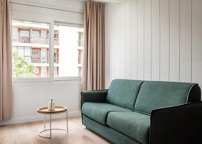 Bypillow Erba ホテル ジローナ