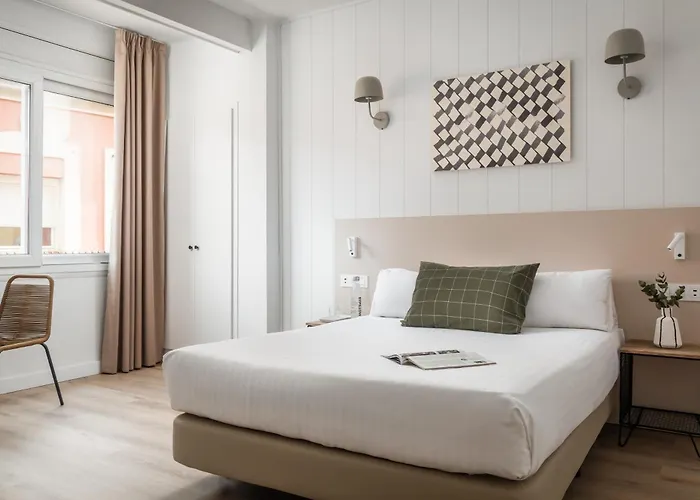 ホテル Bypillow Erba ジローナ