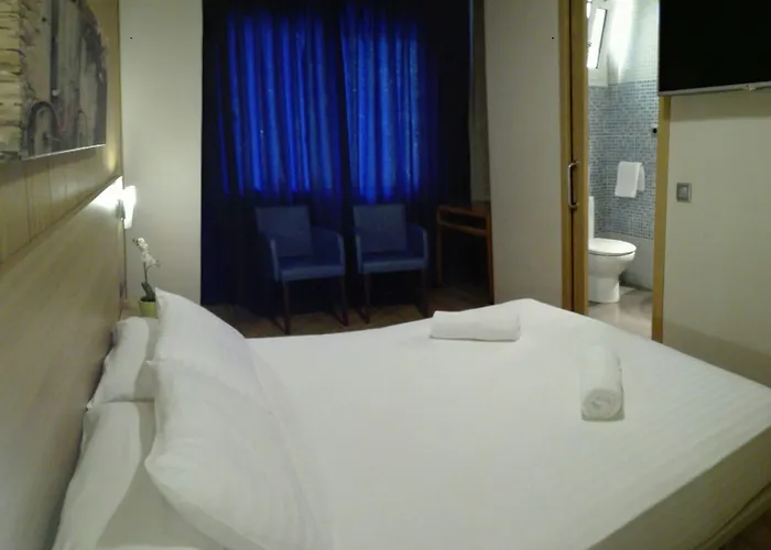 ホテル Bypillow Erba 2*