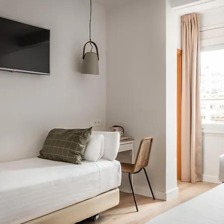 Hotel Bypillow Erba 2*